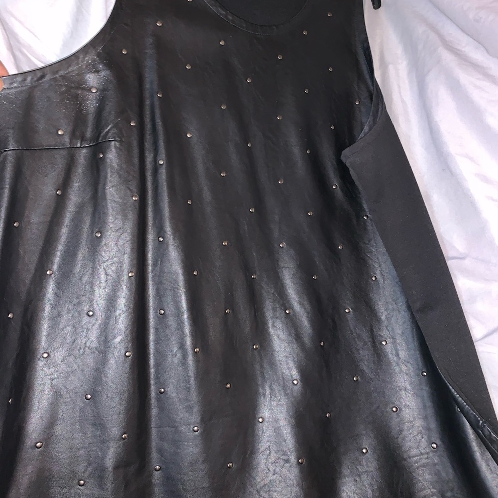 Women’s plus size black top